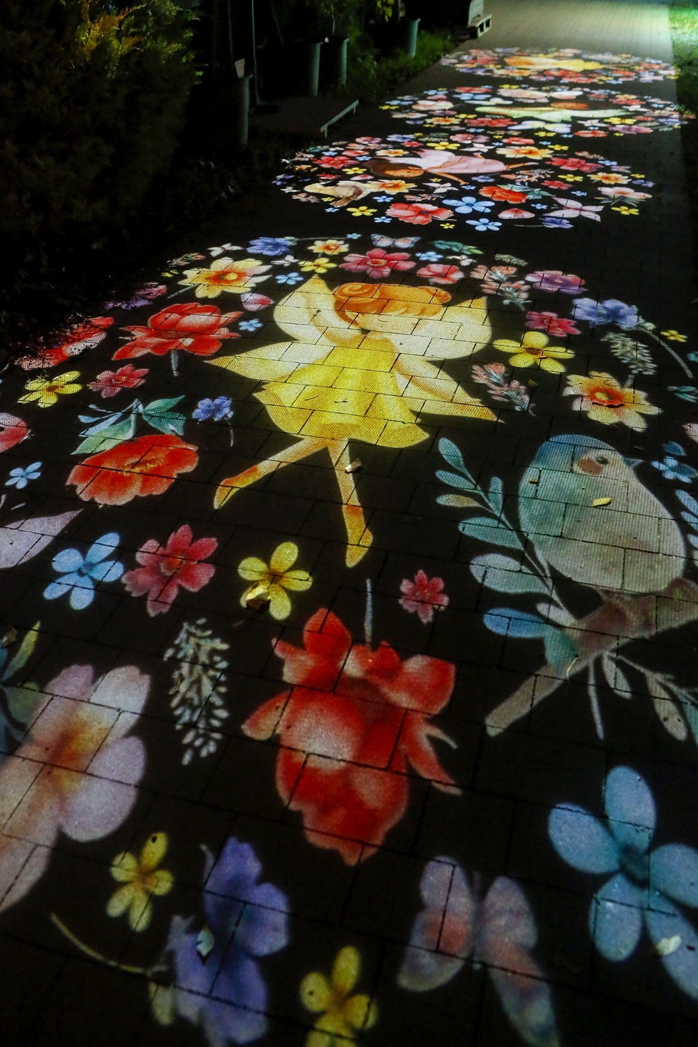 Pán Péter és Sohaország életre kel: a csillogó-villogó Gargen of Lights fénykiállítás téged is elvarázsol a Füvészkertben