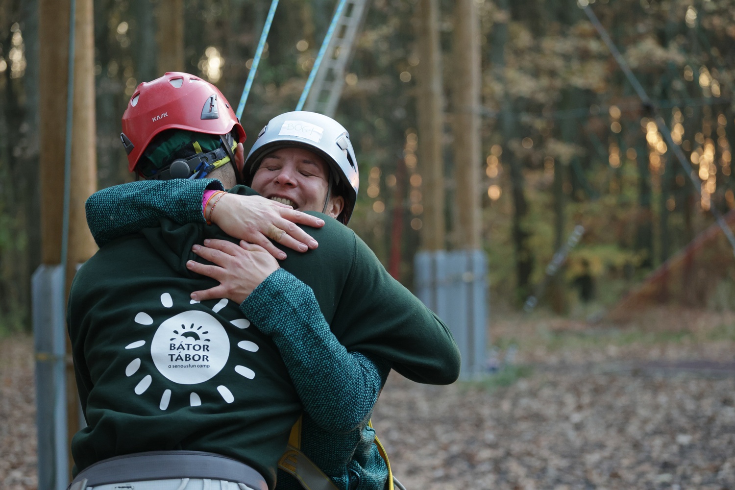 Idén november 14–23. között a Bátor Tábor elindította a tíznapos Add tovább! online karácsonyi aukciót, amelynek teljes bevétele a kórházi programot támogatja.